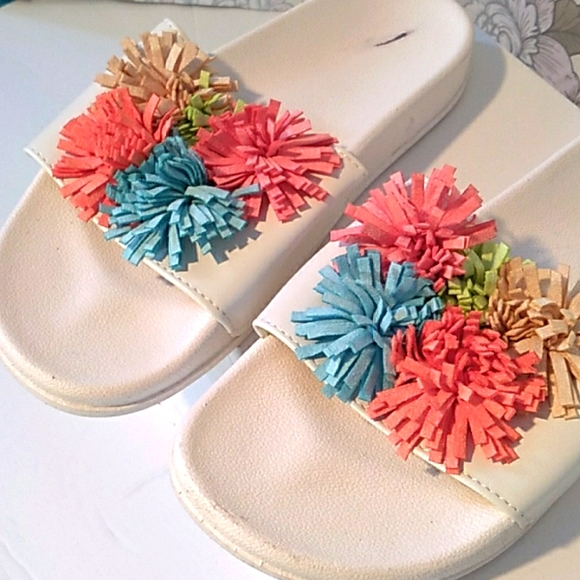 Fun pair of Slip on Slides, Sandler for Vacation NWOT - Picture 5 of 6